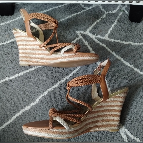 Michael Kors Summer Wedge Espadrilles in Box - Picture 3 of 11